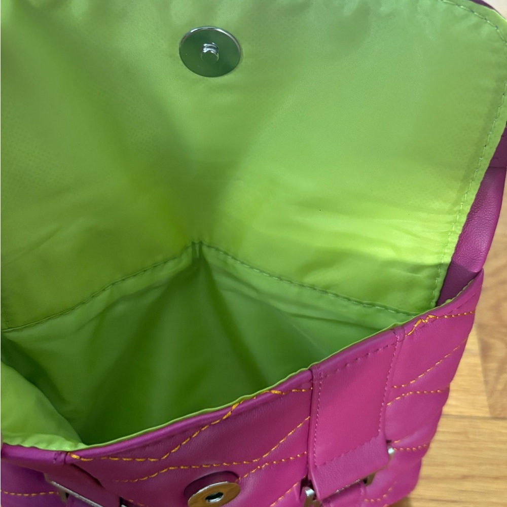 Lily Bloom Vibrant Pink Crossbody Bag - Picture 5 of 6